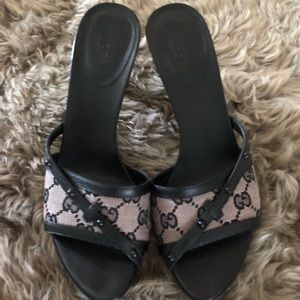Gucci logo canvas kitten mules 7B